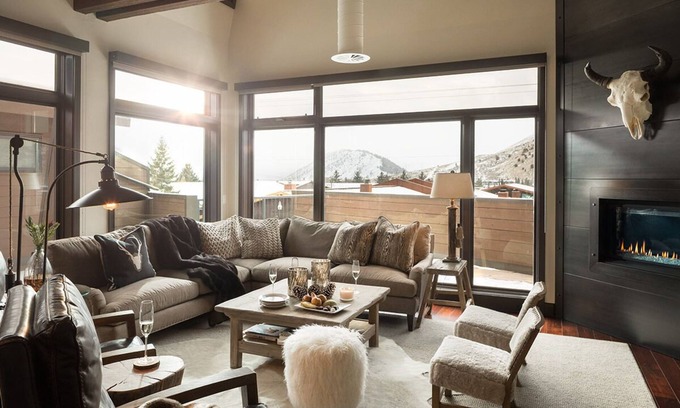 Jackson Villa | Luxurious penthouse property located in the heart of downtown Jackson Hole