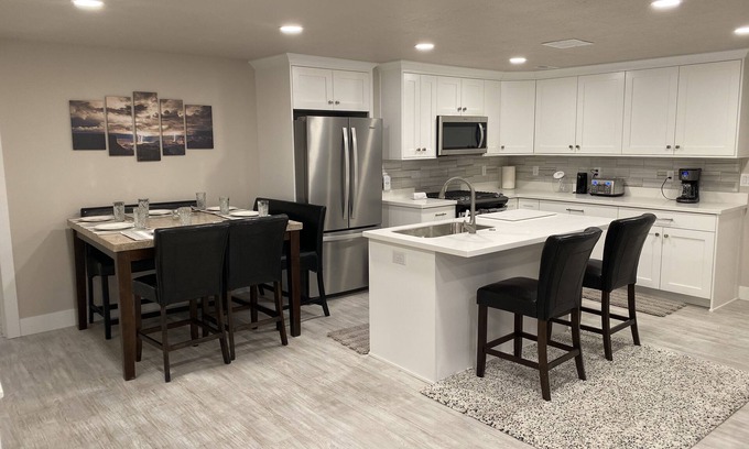 South Jordan House | Luxurious Private Apartment in South Jordan, Utah