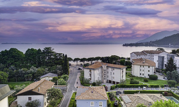 Toscolano Maderno House | Luxurious Residence in Central Location a Few Steps from the Lake with AC and WIFI