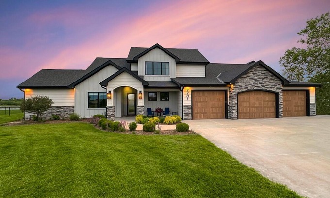LaPlatte I House | Luxurious River House with 5bdr 3bth 3000+sqft