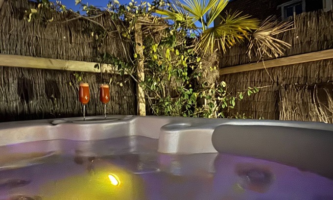 Parc-de-Montsouris Apartment | Luxurious ROMANTIC OFFER for 2 all-inclusive