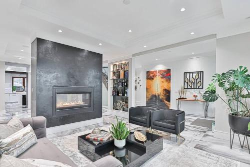 North York Apartment | Luxurious Spa Retreat - Toronto Escape