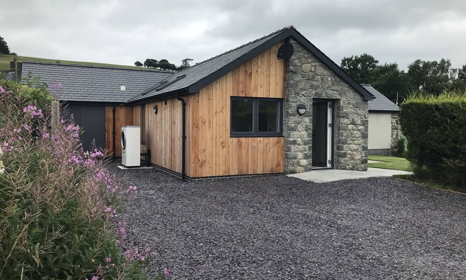 Llanuwchllyn House | Luxurious & spacious new build bungalow, a few minutes from Bala lake, Snowdonia