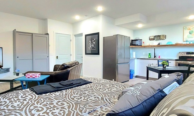 Grande Prairie Apartment | Luxurious Studio Haven - Newly Renovated for Your Comfort! 🌟