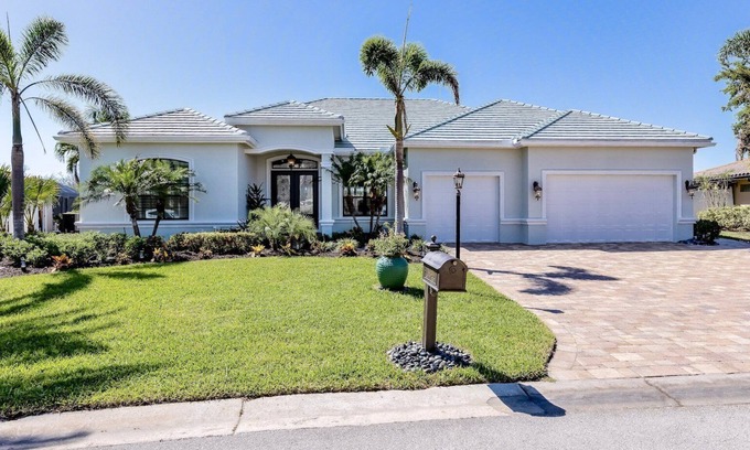 Biggar House | Luxurious Vacation Retreat with Direct Gulf Access NEW!