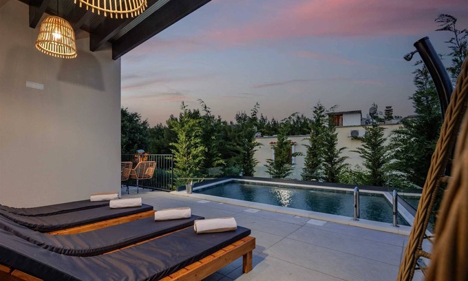 Pridraga Villa | Luxurious Villa Medellin