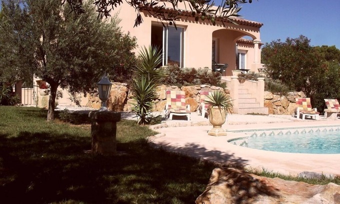 Beziers Villa | Luxurious Villa on Golf Course with Private Pool, Garden, Free WIFI Béziers,
