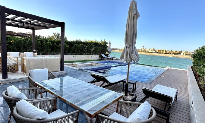 El Gouna Villa | Luxurious Villa with Infinity Private Pool & Jacuzzi over Sabina Island's Lagoon