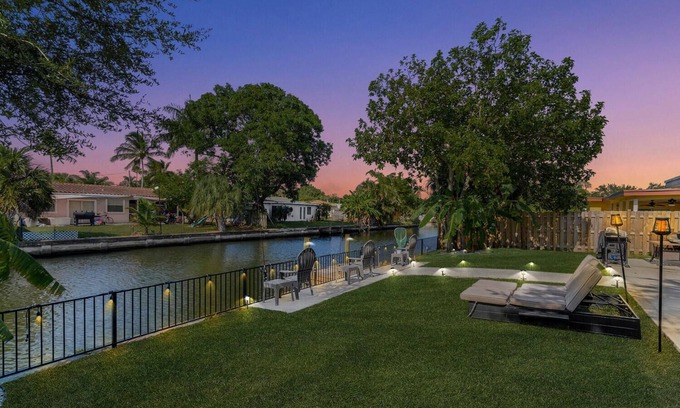 Fort Lauderdale House | Luxurious waterfront home 2/2 peace and quite minutes from beach