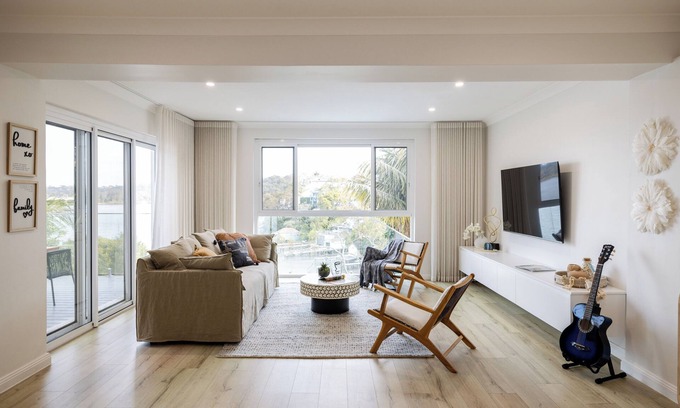 Oatley House | Luxurious Waterfront Retreat with Tennis Court