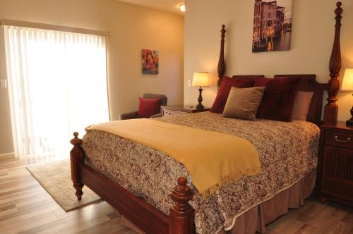 Shenandoah Valley House | Luxurious Wine Country Suite with Vineyard Views