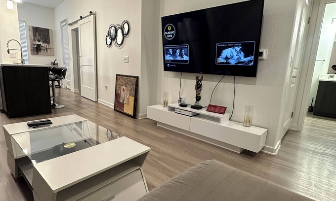 Irvine Business Complex Apartment | Luxury 1 bd Private Apartment