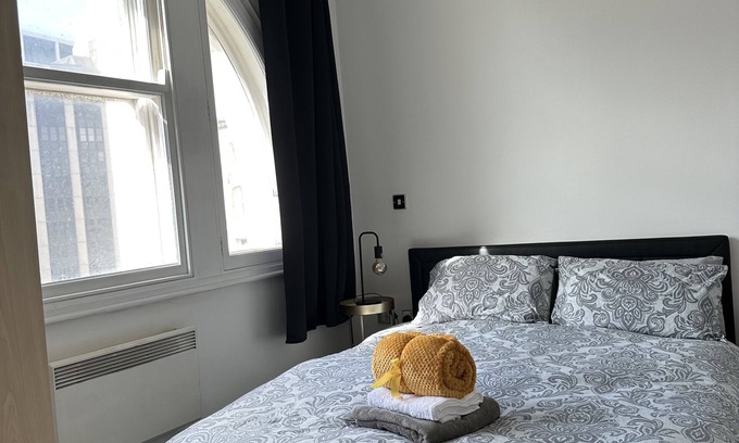 Cardiff City Centre Apartment | * Luxury 1 Bed Penthouse - City Center * NEXT TO STADIUM