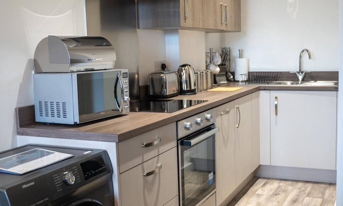 Bury Apartment | luxury 1 bedroom 1 bathroom apartment