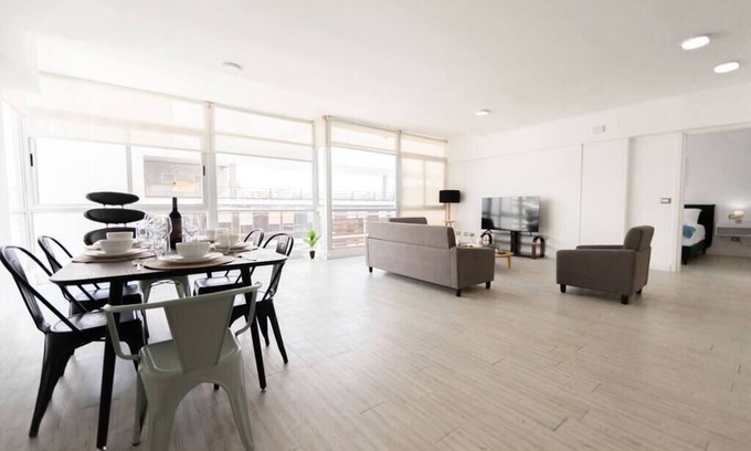 San Francisco Apartment | Luxury 1 bedroom apt free parking and Pool