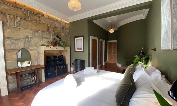 Glasgow Westend Apartment | Luxury 1 bedroom stay in the heart of the West End