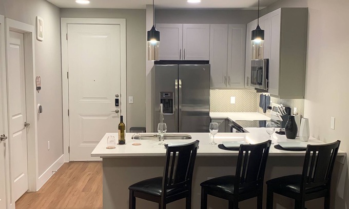 Downtown Fort Worth Apartment | Luxury 1 Bedroom W/Resort Style Pool