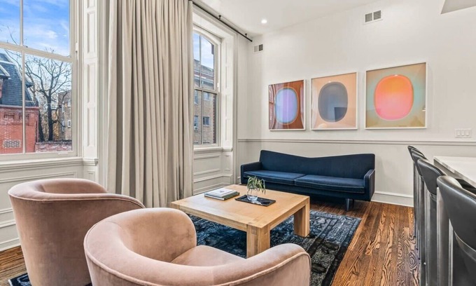 Rittenhouse Row Apartment | Luxury 1BD Rittenhouse Sq. | Hosted By Stay Rafa