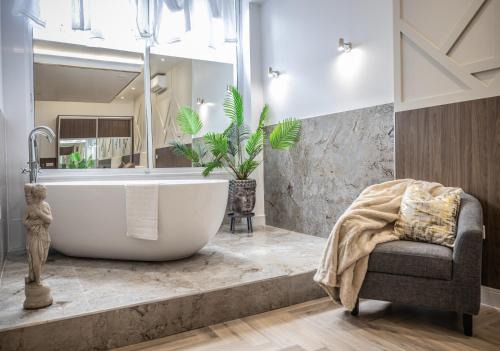 Leicester City Centre Apartment | Luxury 2 Bed Apartment In The City Centre With Free Gym By The Pocklington - The Ceremonial Suite