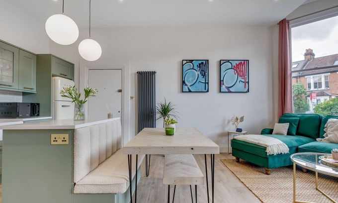 Balham Apartment | Luxury 2-Bed Apartment with Parking (near train/tube)