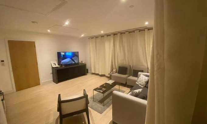 Addiscombe Apartment | Luxury 2 bed ensuite 2 bathroom apartment East Croydon