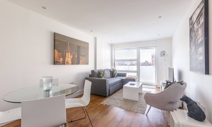 Finsbury Park Apartment | Luxury 2-Bed Flat, parking and close to the tube