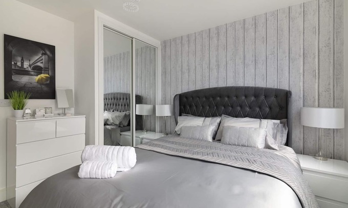 Havering Apartment | Luxury 2 bedroom apartment 5min from station