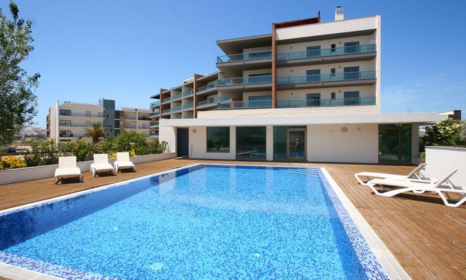 Lagos House | Luxury 2 Bedroom Apartment w/Communal Pool & Jacuzzi, Walking distance to Beach