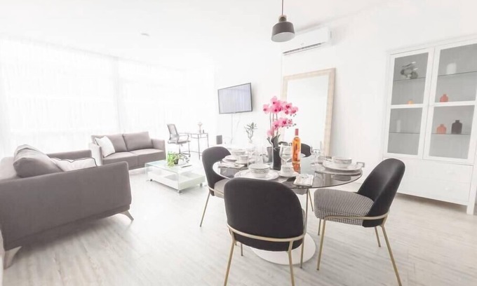 San Francisco Apartment | Luxury 2 bedroom apt free parking and Pool