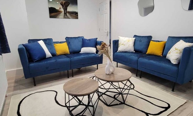 River House | Luxury 2 Bedroom house - Dagenham