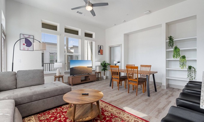 Stony Ridge North Apartment | Luxury 2BD/2BA Next to Airport 0838