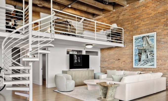 Auraria Apartment | Luxury 2BD Loft Next to Ball Arena, 30+Day, E-Bike