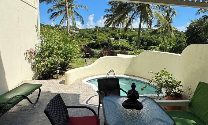 Gros Islet House | LUXURY 2Bedroom Villa Pool Golf view walk to Beach