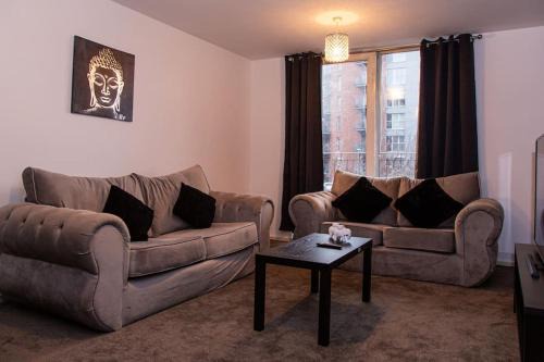 Clayton Apartment | Luxury 2BR Near MCR City and Etihad Stadium