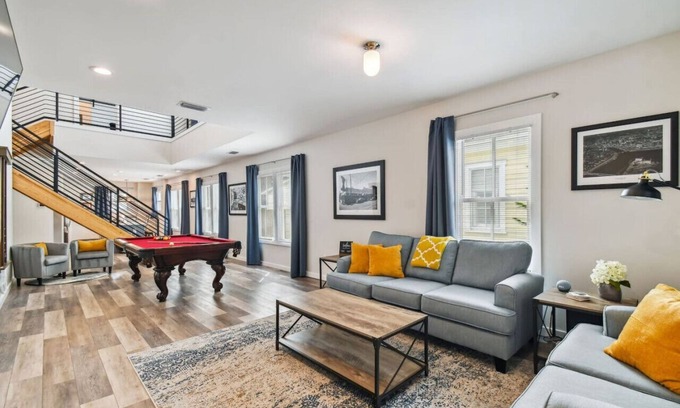 East Ybor House | Luxury 2BR Ybor City Townhouse Near 7th