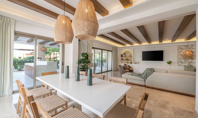 Playa Mujeres Apartment | Luxury 3 Bedroom Beachfront Cancun Vila