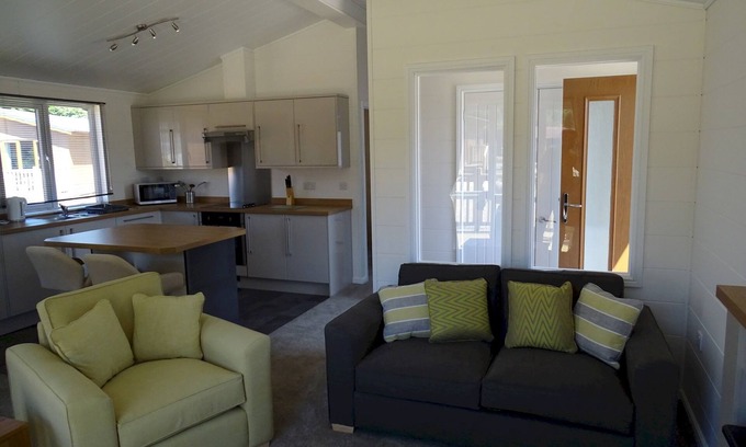 King's Lynn House | Luxury 3 Bedroom Lodge (sleeps 6)
