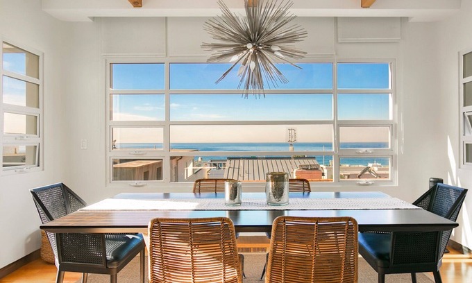 The Strand House | Luxury 3BR Home - Incredible Location & Stunning Views - 1 Block from Beach