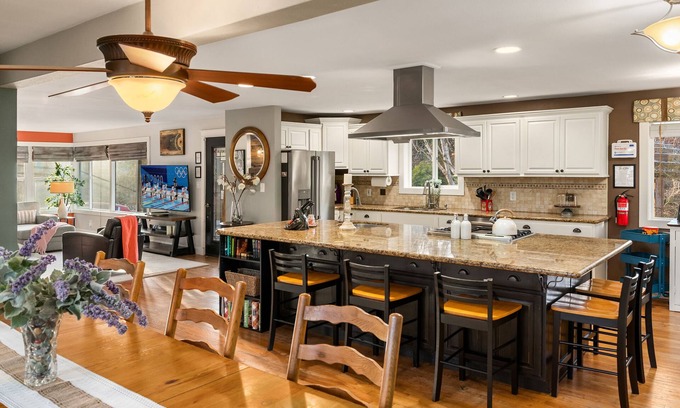 Three Tree Point House | Luxury 4 bd/3ba Family Home near Ocean, Airport, & Seattle XL yard w/sportcourt