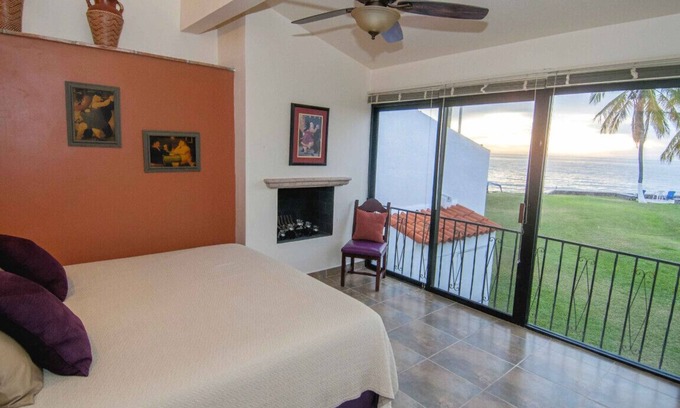 San Carlos Condo | Luxury 4 bed/4 bath Beach Front Condo - New and Completely Remodeled