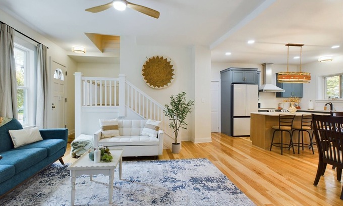 Olean House | Luxury 4-Bed Full Home with Deck