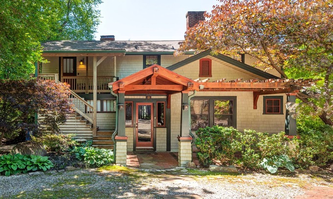 Five Points House | Luxury 4 or 5 room house close downtown Asheville - your own private retreat
