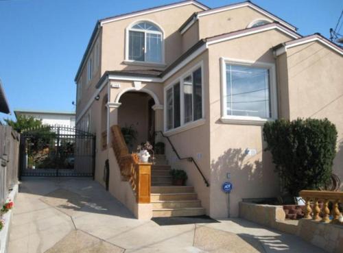 San Bruno House | Luxury 5 Bedroom Home near SFO