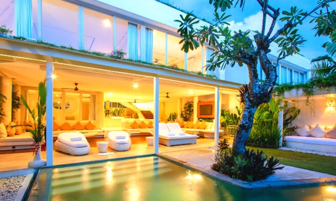 Batubelig Villa | Luxury 5 Bedroom Private Pool at The Sea #Z8