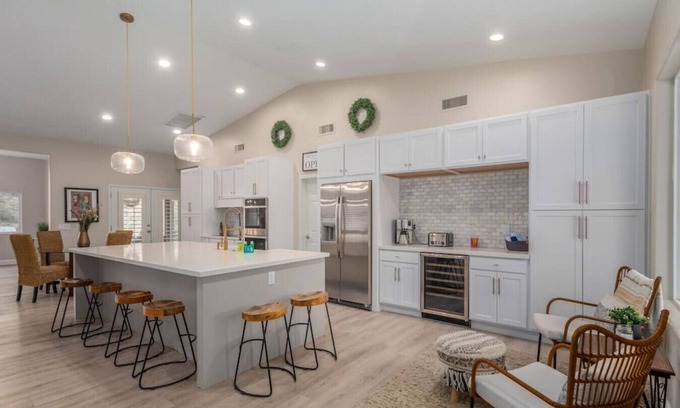 Fountain Hills House | Luxury 5 Bedroom Desert Retreat Sleeps 12 Hot Tub