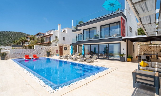 Kepez Villa | Luxury 5 Bedroom Villa, Gym, Sauna, Heated Rooftop Pool