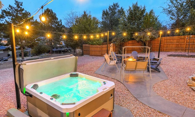 Northeast Colorado Springs House | Luxury 5BD CO Retreat,Hot Tub,Fire Table,Mtn Views