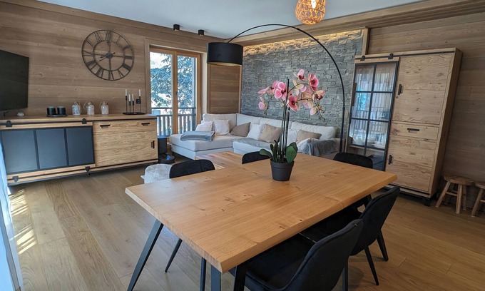 Saint-Etienne-de-Tinee Apartment | Luxury 6-bed apartment in Vermont Auron. Facing the lifts.