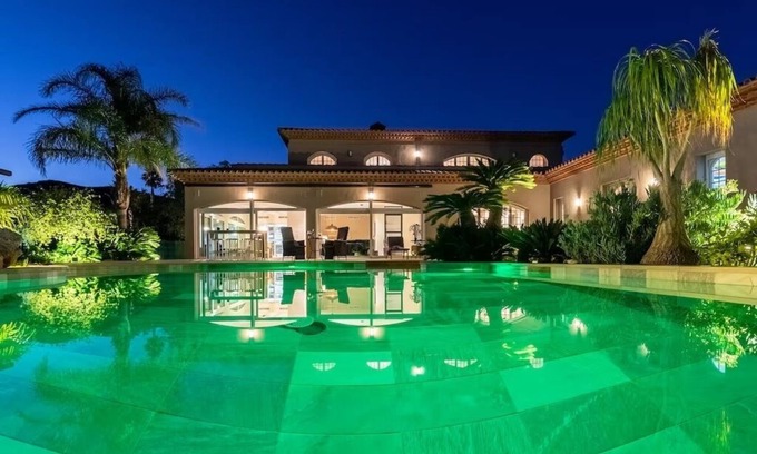 Bonmont Terres Noves Villa | Luxury. 600m2 Villa 6 bedrooms 5.5 bathrooms Ocean and mountain. Private pool.