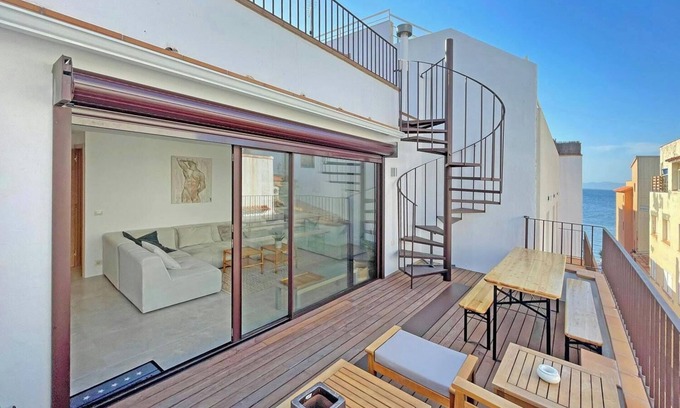 L'Escala House | Luxury 8P town house in center l'Escala, 50m beach